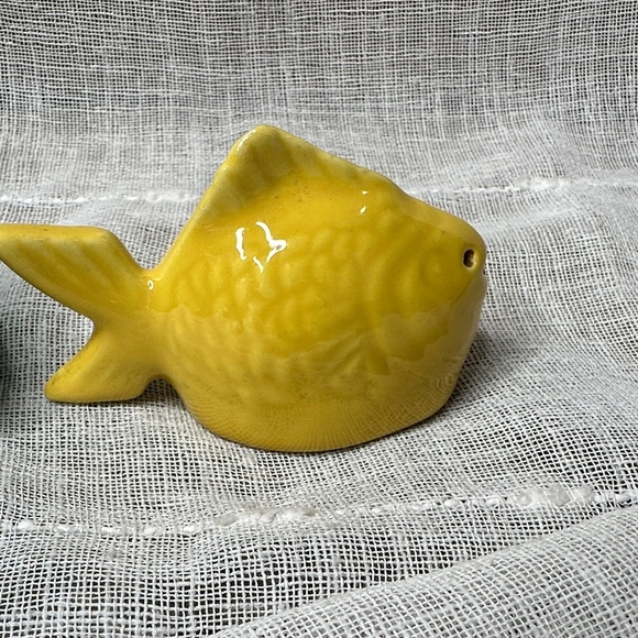 Vintage 1950s Bauer Chicken Of the Sea Advertising Salt and Pepper Shakers Fish - Picture 7 of 16